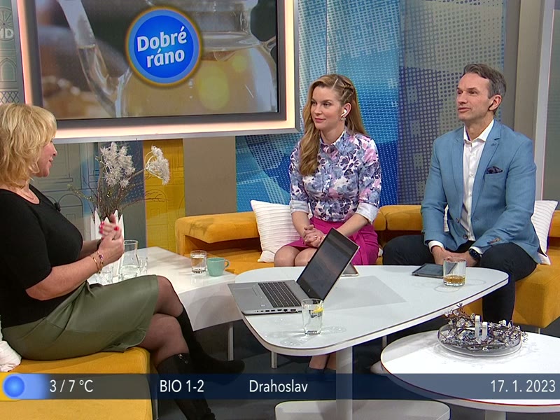 Jana Řehulková s moderátory Dobrého rána v ostravském studiu